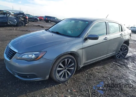 2013 Chrysler 200 Touring из США, поврежденный, VIN 1C3CCBBB4DN726441